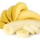 Un régime de bananes avec ouvert et tranchées