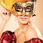 Femme portant un masque, mascarade